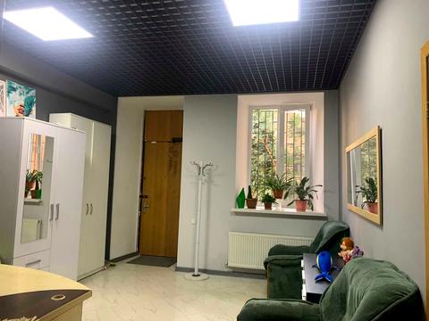 комерційна за адресою Канатна вул., 94