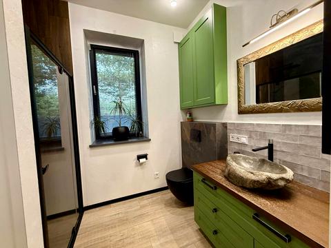 дом по адресу Квітнева