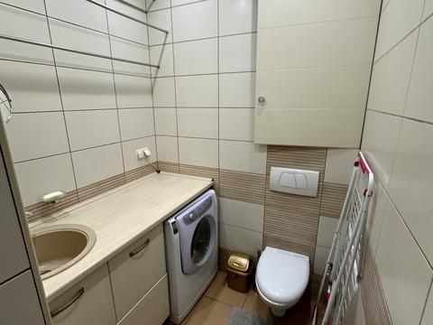 квартира за адресою Срібнокільська вул., 1