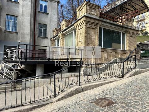 комерційна за адресою Шовковична вул., 38