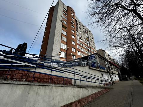 комерційна за адресою Наукова вул., 12а
