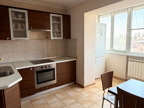 квартира по адресу Салютная ул., 42/46