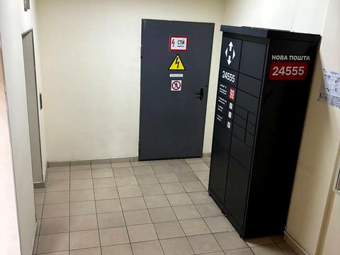 комерційна за адресою Нововокзальна вул., 2