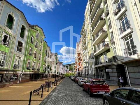 комерційна за адресою Дегтярна вул., 11