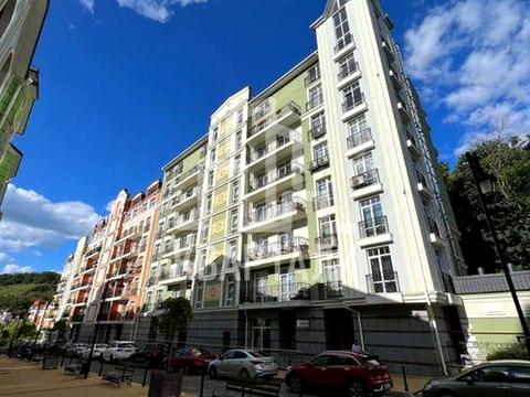 комерційна за адресою Дегтярна вул., 11