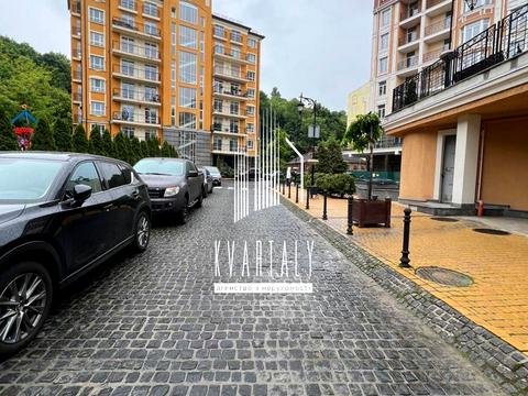 комерційна за адресою Дегтярна вул., 11