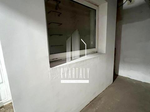 комерційна за адресою Дегтярна вул., 11