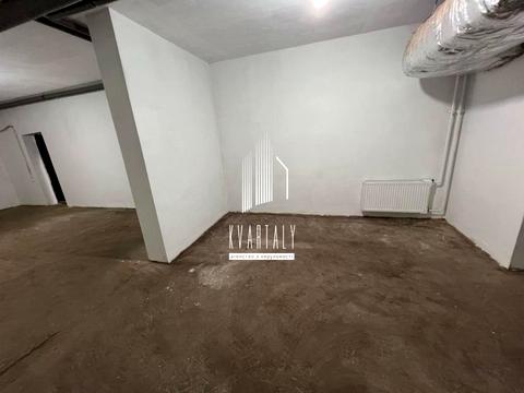 комерційна за адресою Дегтярна вул., 11