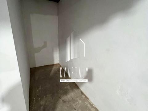 комерційна за адресою Дегтярна вул., 11