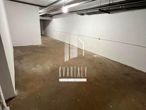 комерційна за адресою Дегтярна вул., 11