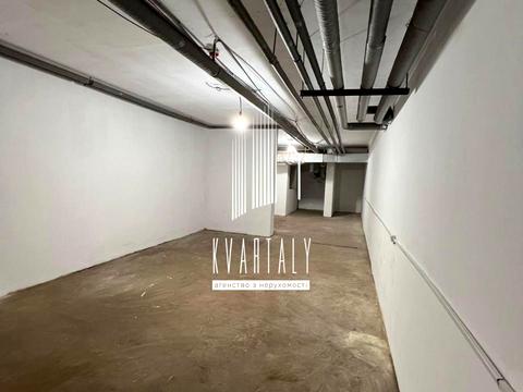 комерційна за адресою Дегтярна вул., 11