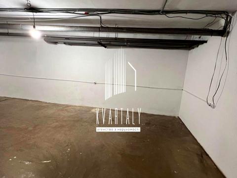 комерційна за адресою Дегтярна вул., 11