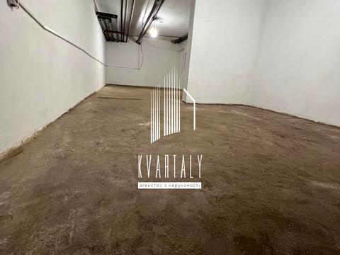 комерційна за адресою Дегтярна вул., 11