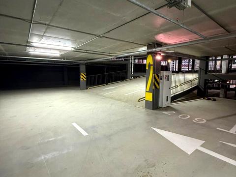 паркоместо по адресу Всеволода Змеенко ул., 30