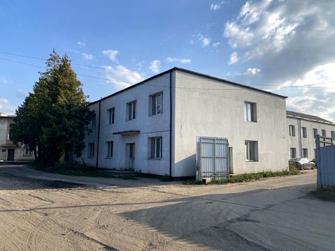 комерційна за адресою Михайла Старицького вул., 10А