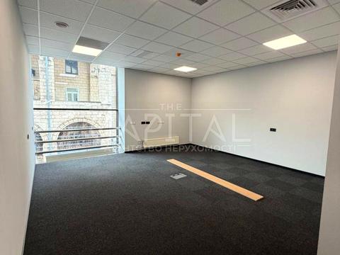 коммерческая по адресу Богдана Хмельницкого ул., 1