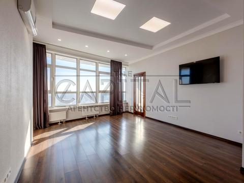комерційна за адресою Кловський узвіз, 7a