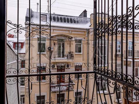 комерційна за адресою Антоновича вул. (Горького), 9