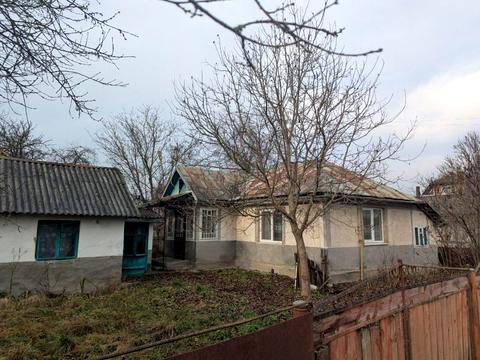 будинок за адресою Лугова