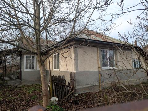 будинок за адресою Лугова