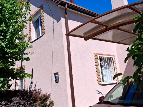 будинок за адресою Київська