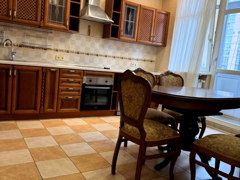 квартира за адресою Євгена Коновальця вул. (Щорса), 32-Б