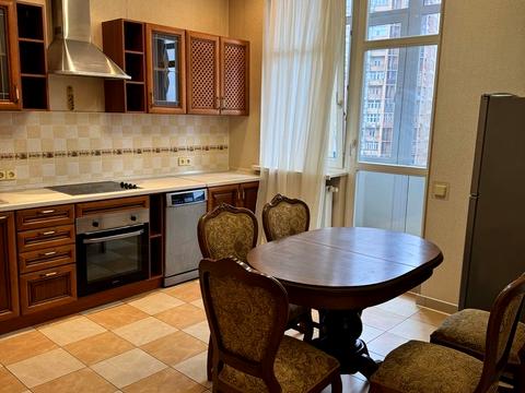 квартира за адресою Євгена Коновальця вул. (Щорса), 32-Б