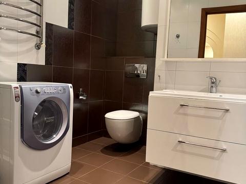 квартира за адресою Євгена Коновальця вул. (Щорса), 32-Б