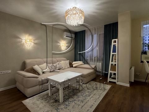 квартира за адресою Героїв Небесної Сотні просп., (Будинок 20/10)