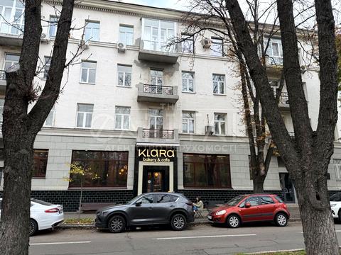 комерційна за адресою Липська вул., 12/5