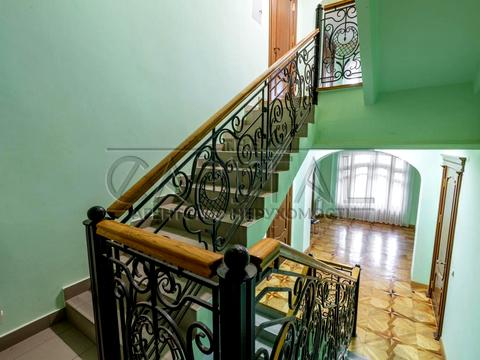 комерційна за адресою Пирятинська вул., 4