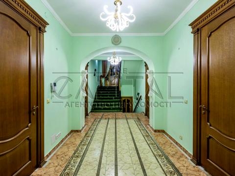 комерційна за адресою Пирятинська вул., 4