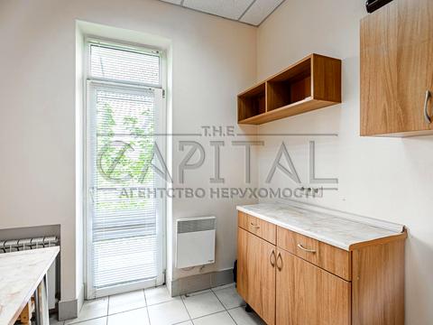 комерційна за адресою Оболонська вул., 21