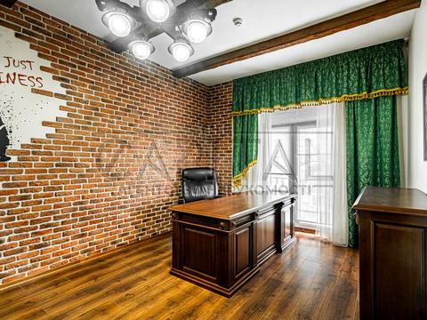 комерційна за адресою Оболонська вул., 21