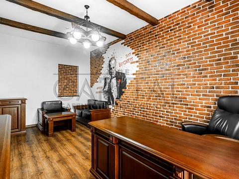 комерційна за адресою Оболонська вул., 21