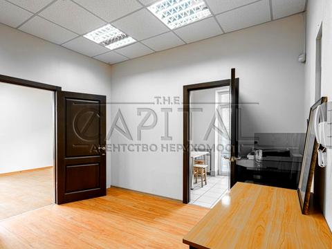 комерційна за адресою Оболонська вул., 21