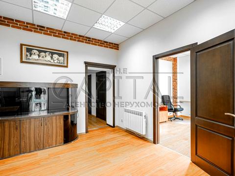 комерційна за адресою Оболонська вул., 21