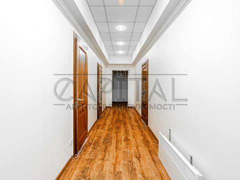 комерційна за адресою Оболонська вул., 21