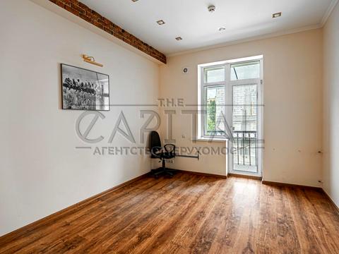 комерційна за адресою Оболонська вул., 21