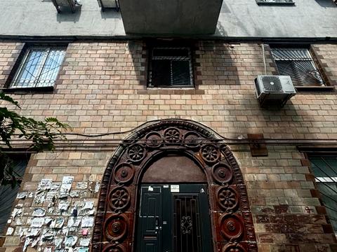 комерційна за адресою Оболонська вул., 21