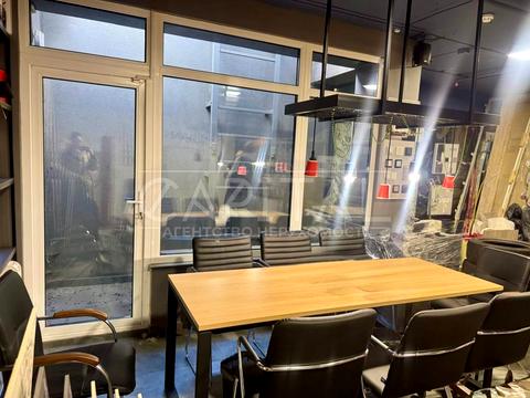 комерційна за адресою Назарівська вул. (Вєтрова), 21