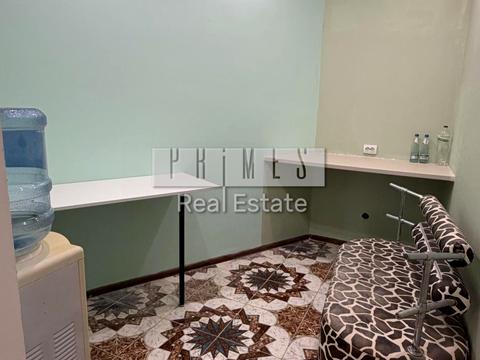 комерційна за адресою Богдана Хмельницького бульв., 6