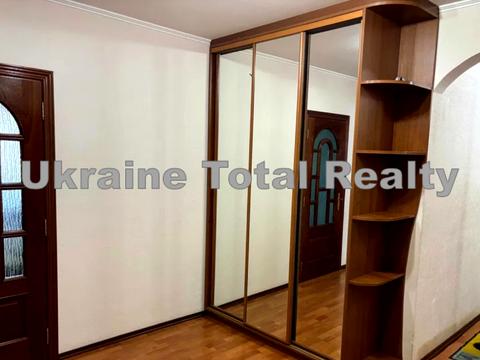 квартира по адресу Драгоманова ул., 23