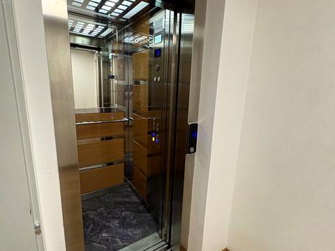 коммерческая по адресу Саксаганского ул., 121