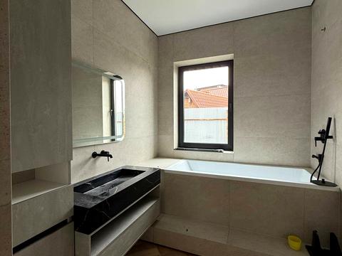 дом по адресу Киев, Центральная ул.