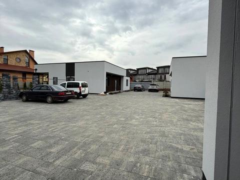 дом по адресу Киев, Центральная ул.