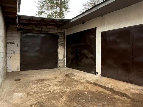 паркомісце за адресою Українська вул., 80-А