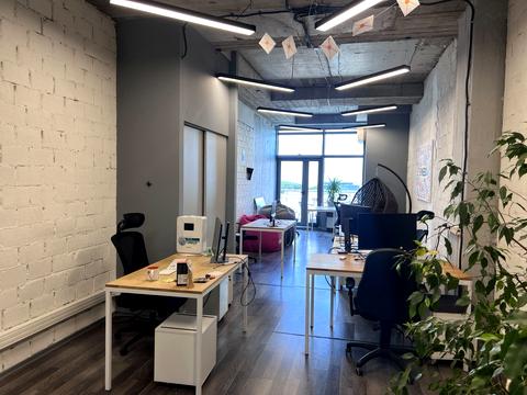 коммерческая по адресу Греческая пл., 1а