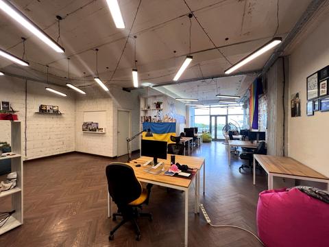 коммерческая по адресу Греческая пл., 1а