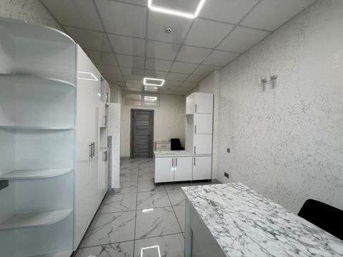 комерційна за адресою Свободи вул., 20/3